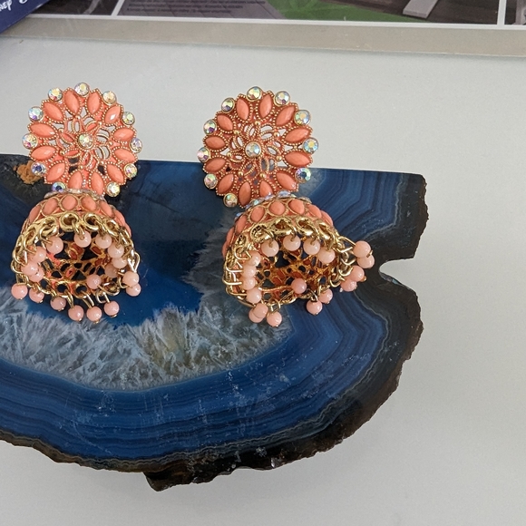 Beautiful jhumkas Indian Bollywood - Picture 2 of 2